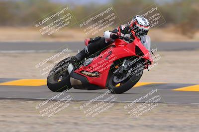 media/Sep-10-2022-SoCal Trackdays (Sat) [[a5bf35bb4a]]/Turn 6 (1140am)/